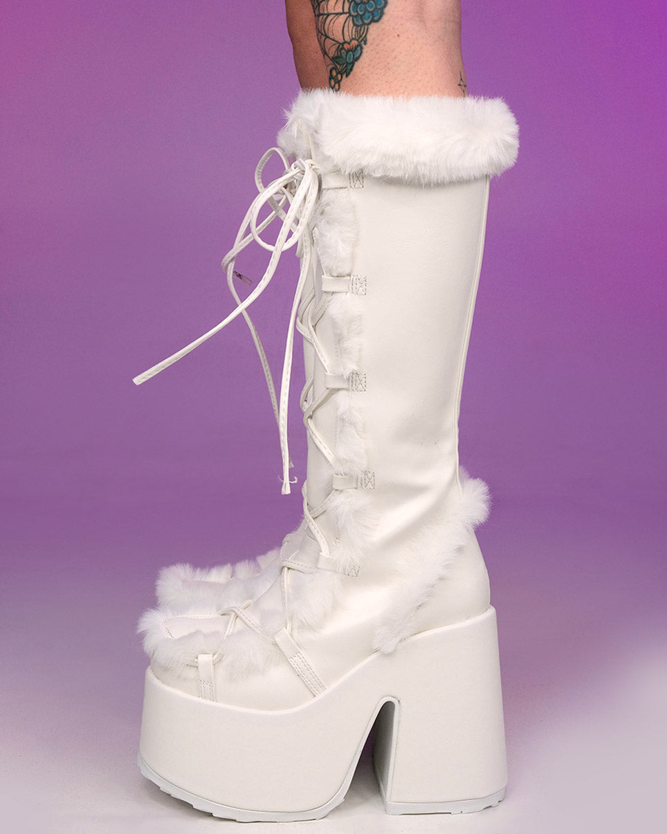 White fur 2024 lined boots