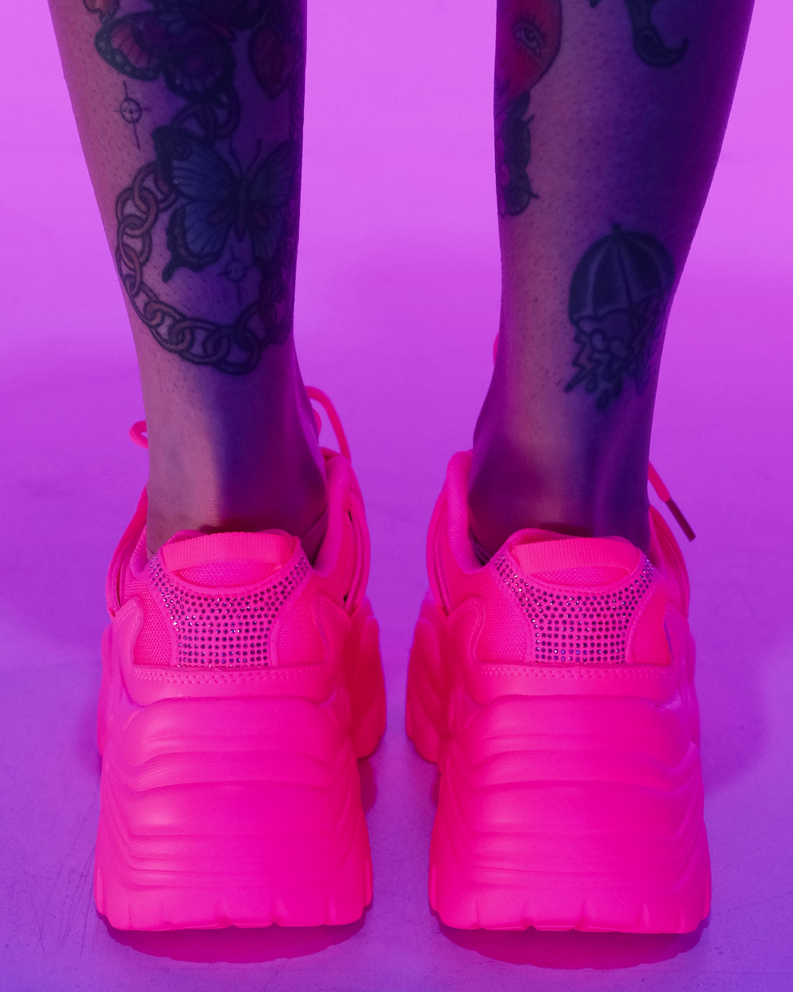 Neon pink store sneakers womens